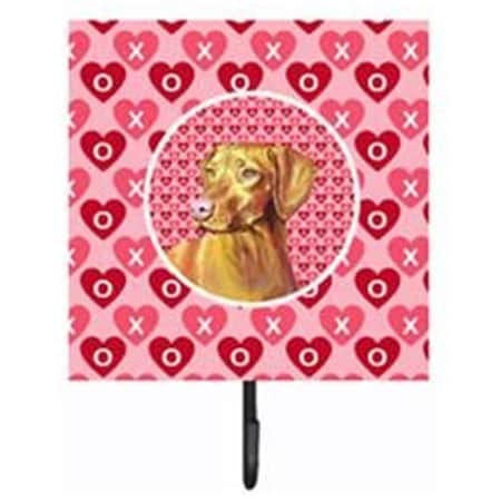 Jensendistributionservices 4.25 x 7 in. Vizsla Valentines Love and Hearts Leash Or Key Holder MI1713552